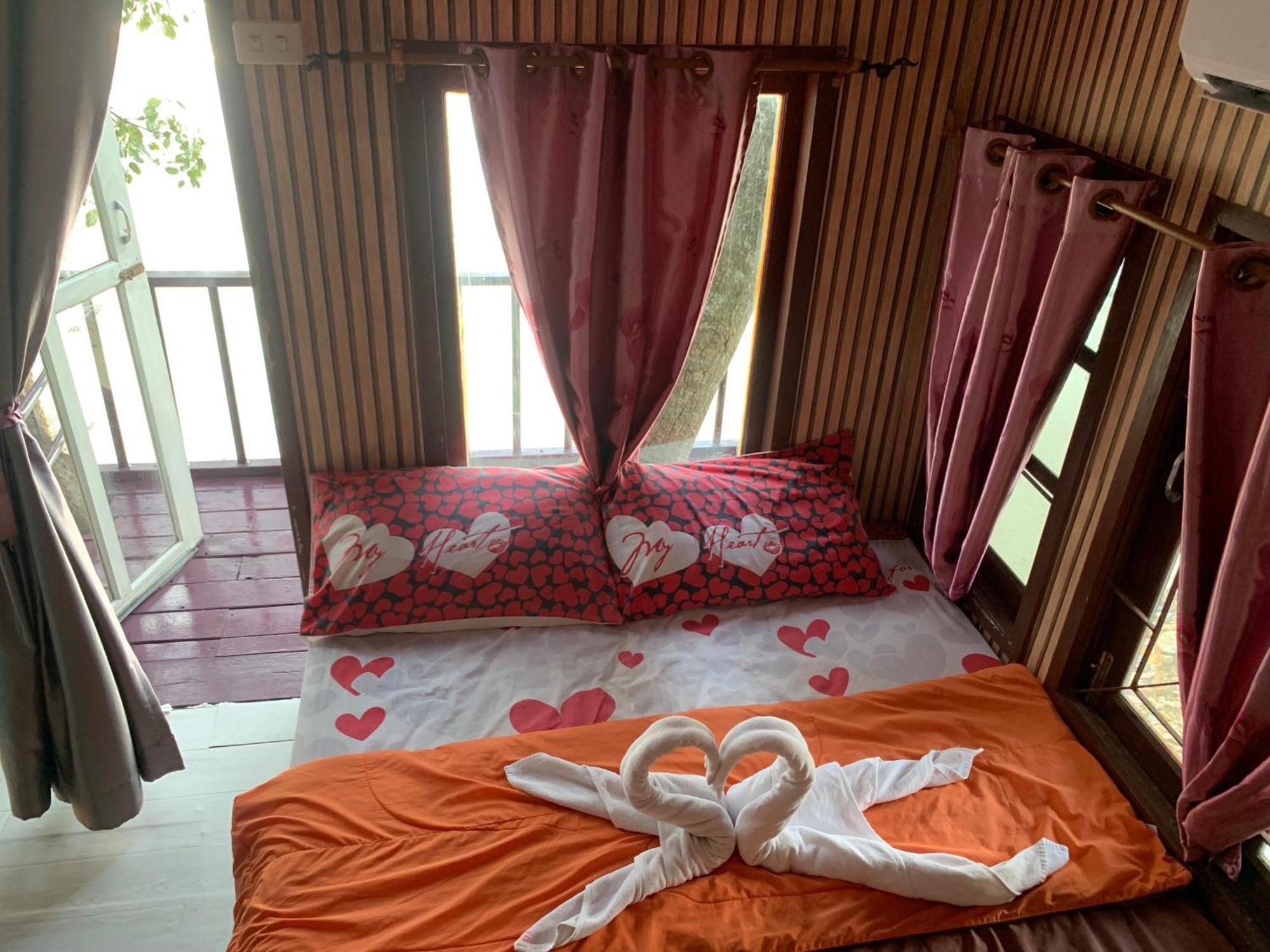 ลุงดำฮัทบีช Hotel Koh Samet Eksteriør billede
