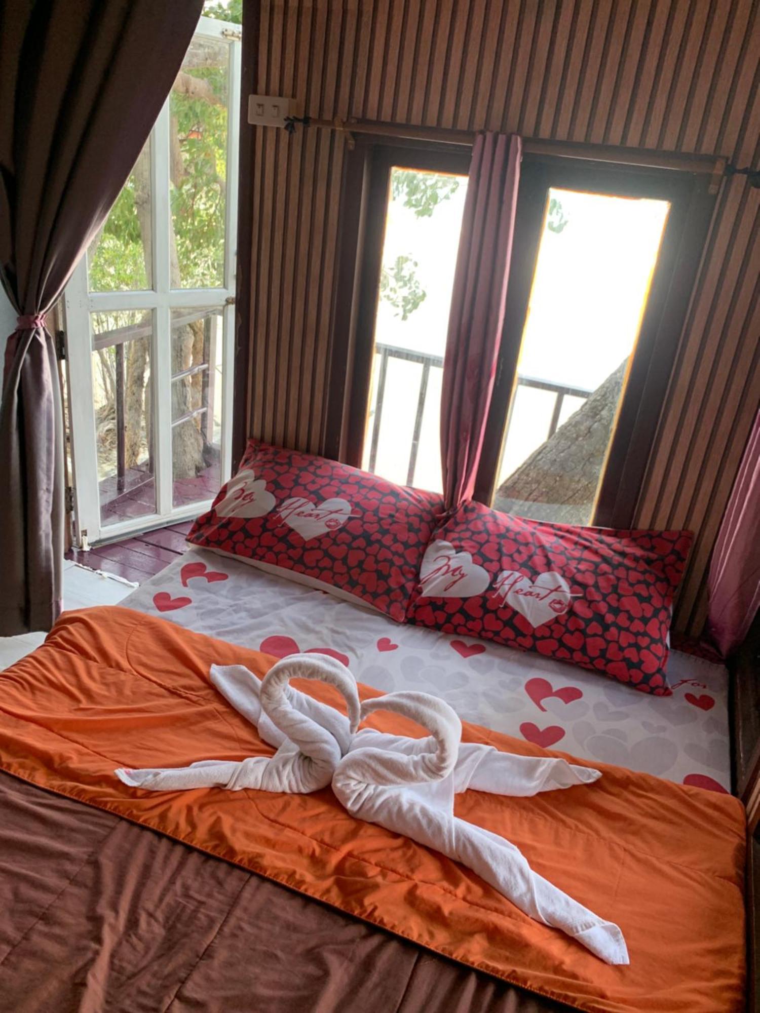 ลุงดำฮัทบีช Hotel Koh Samet Eksteriør billede