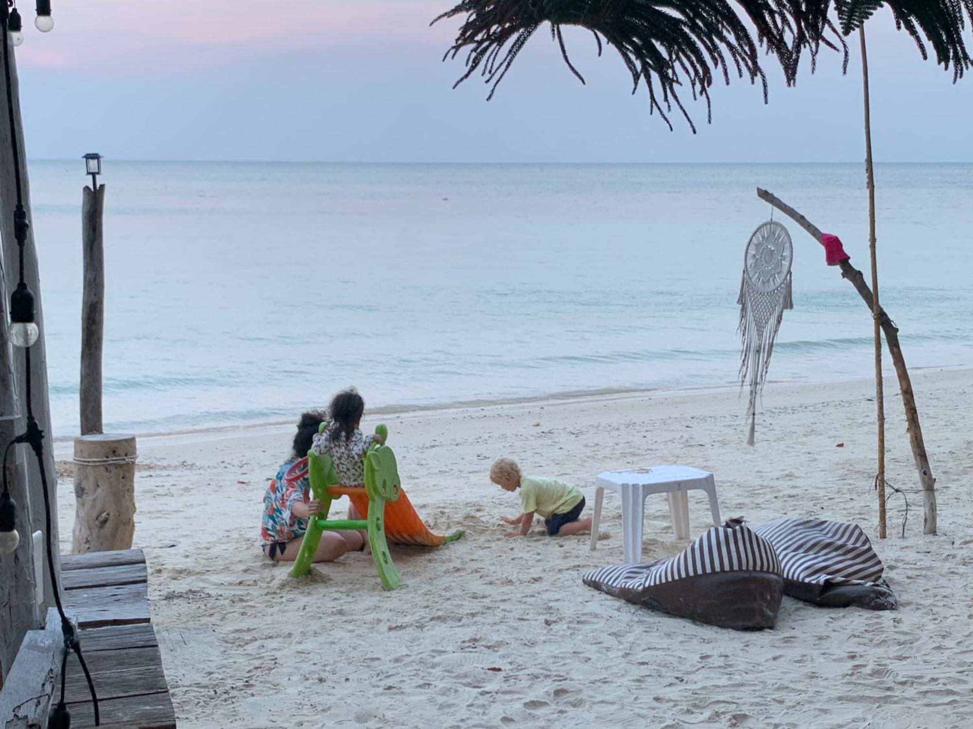 ลุงดำฮัทบีช Hotel Koh Samet Eksteriør billede