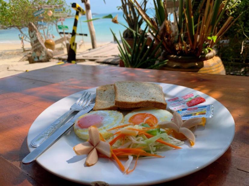 ลุงดำฮัทบีช Hotel Koh Samet Eksteriør billede
